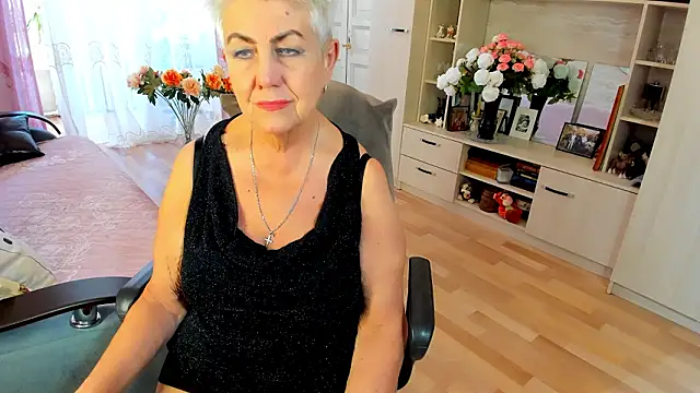 HotandMature online show from 03.10.26