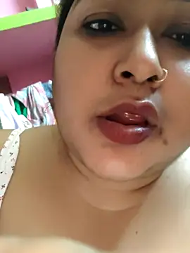 Snapshot of hotbhabhi011 chatting on 10.13.25 hotbhabhi011 online show from 10.13.25