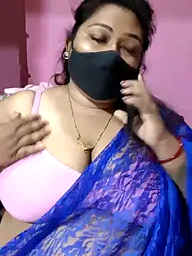Snapshot of hotbhabhi011 chatting on 06.12.26 hotbhabhi011 online show from 06.12.26