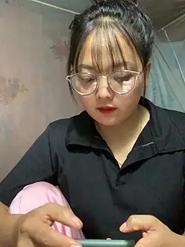 Snapshot of July-y chatting on 09.14.25 July-y online show from 09.14.25