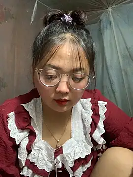 Snapshot of July-y chatting on 09.15.25 July-y online show from 09.15.25