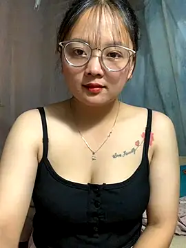 Snapshot of July-y chatting on 09.17.25 July-y online show from 09.17.25