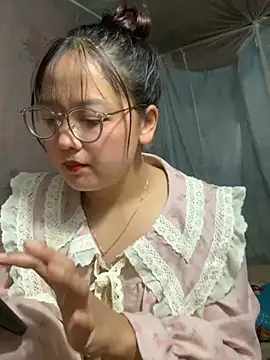 Snapshot of July-y chatting on 09.18.25 July-y online show from 09.18.25