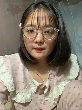 Snapshot of July-y chatting on 09.23.25 July-y online show from 09.23.25