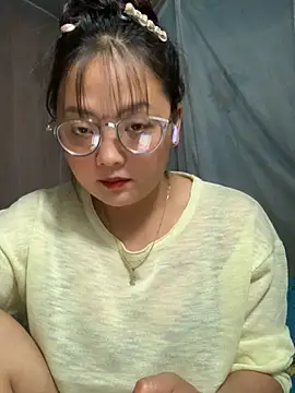 Snapshot of July-y chatting on 09.24.25 July-y online show from 09.24.25