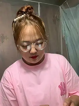 Snapshot of July-y chatting on 10.05.25 July-y online show from 10.05.25