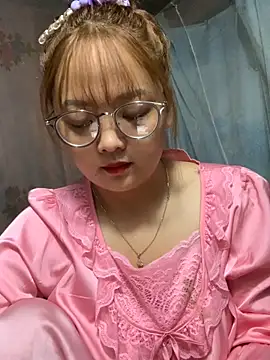 Snapshot of July-y chatting on 10.06.25 July-y online show from 10.06.25