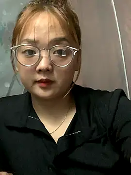 Snapshot of July-y chatting on 10.13.25 July-y online show from 10.13.25
