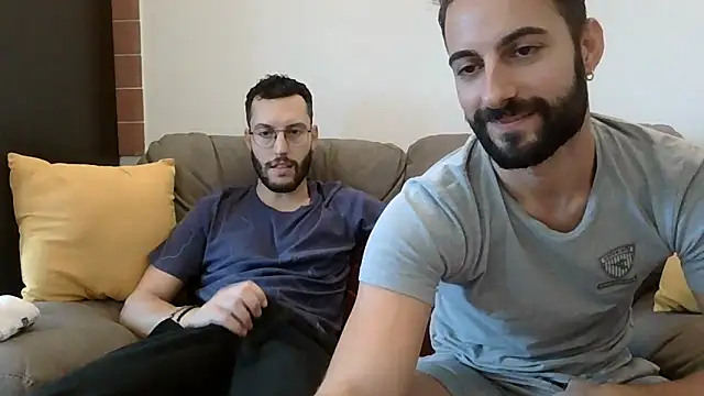 Amicisegreti online show from 11.22.25