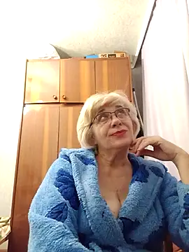 52MiaLove02 online show from 11.25.25