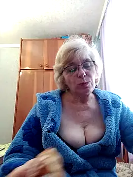Snapshot of 52MiaLove02 chatting on 04.18.26 52MiaLove02 online show from 04.18.26