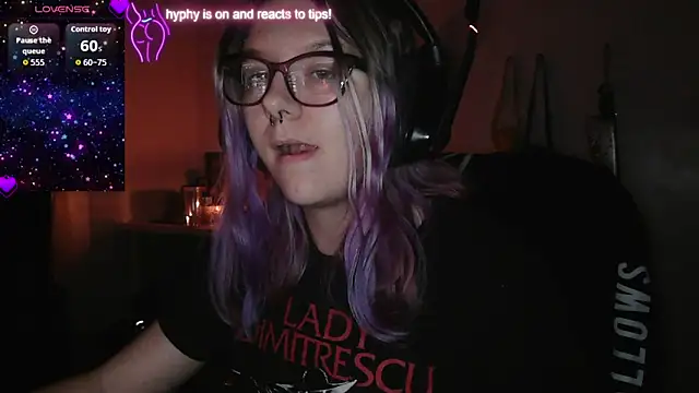 Snapshot of x3raven chatting on 10.04.25 x3raven online show from 10.04.25