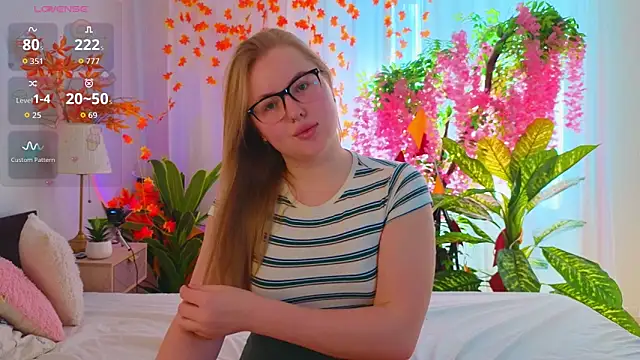 Snapshot of JudithWilson chatting on 11.14.25 JudithWilson online show from 11.14.25