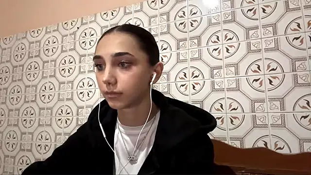 Snapshot of LinaMour chatting on 11.01.25 LinaMour online show from 11.01.25