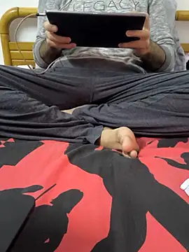 yazinyazin1 online show from 11.18.25