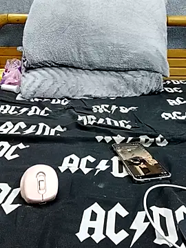 yazinyazin1 online show from 12.23.25