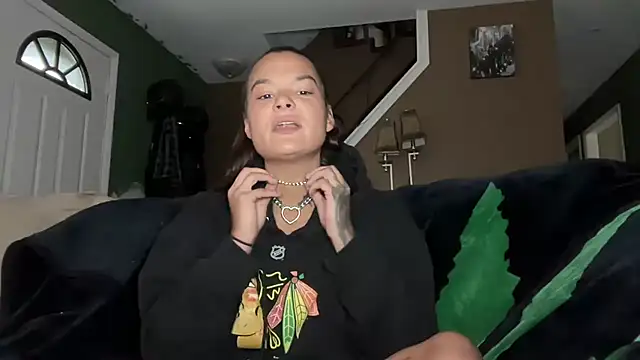 Snapshot of Trippie_hippies1313 chatting on 10.08.25 Trippie hippies1313 online show from 10.08.25