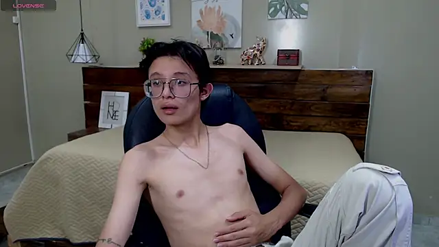 SantiagoRusso18 online show from 12.03.25