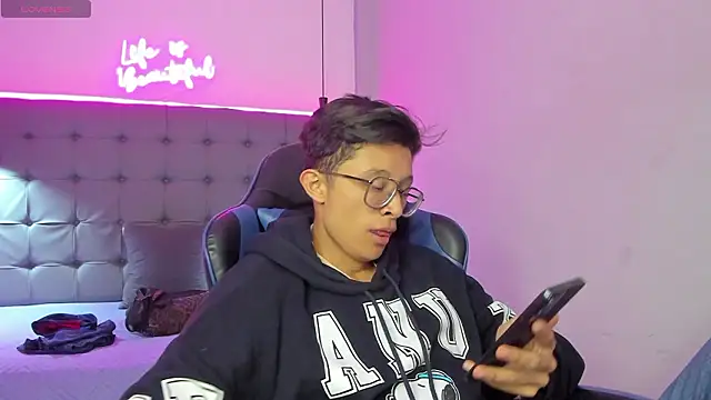 SantiagoRusso18 online show from 02.24.26