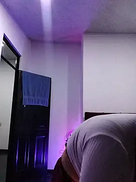 Eva Clark01 online show from 11.17.25