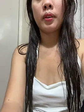 Snapshot of Ressythersty chatting on 04.17.26 Ressythersty online show from 04.17.26