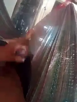 Snapshot of pauzao23vm chatting on 12.17.25 pauzao23vm online show from 12.17.25