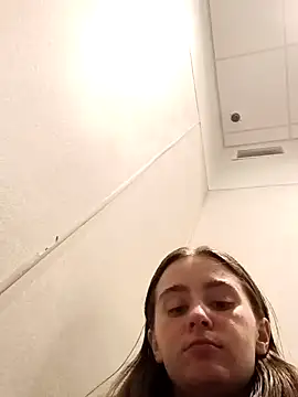 freakylittlebitch69 online show from 09.20.25