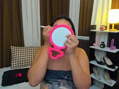 TsUncutKaren online show from 10.13.25