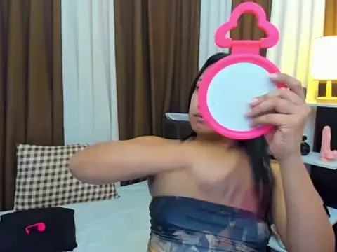 TsUncutKaren online show from 10.21.25