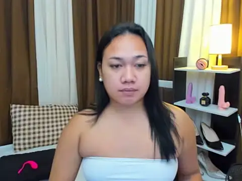 TsUncutKaren online show from 10.25.25