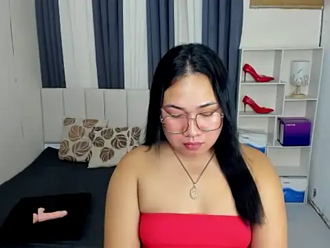 TsUncutKaren online show from 01.10.26