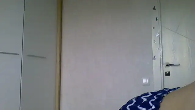 Snapshot of Avenique chatting on 10.18.25 Avenique online show from 10.18.25