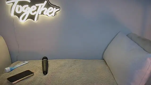 Petite36 online show from 11.28.25