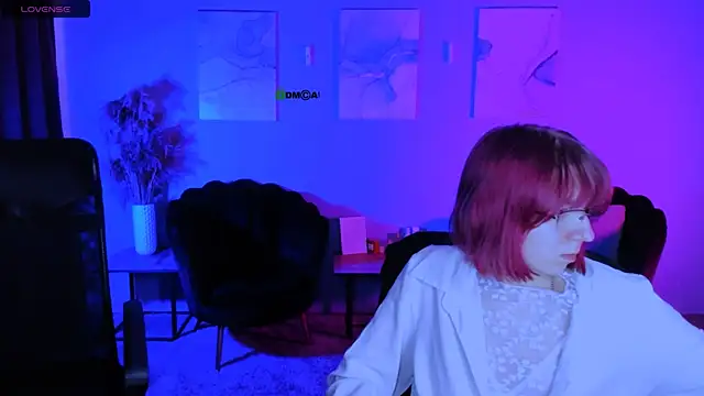 Snapshot of gloria_bubble chatting on 04.13.26 gloria bubble online show from 04.13.26