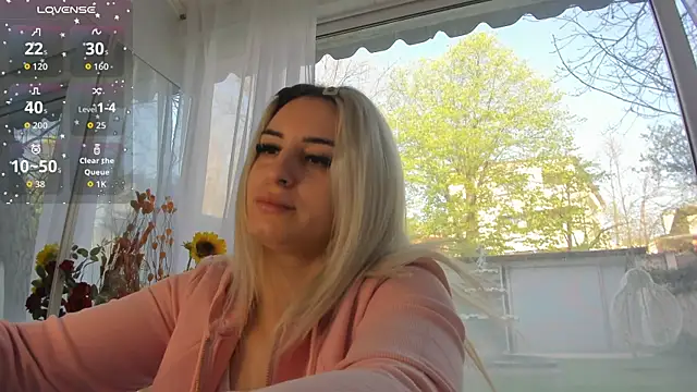 Ella Vee online show from 04.15.26