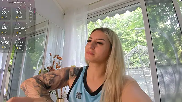 Ella Vee online show from 06.01.26