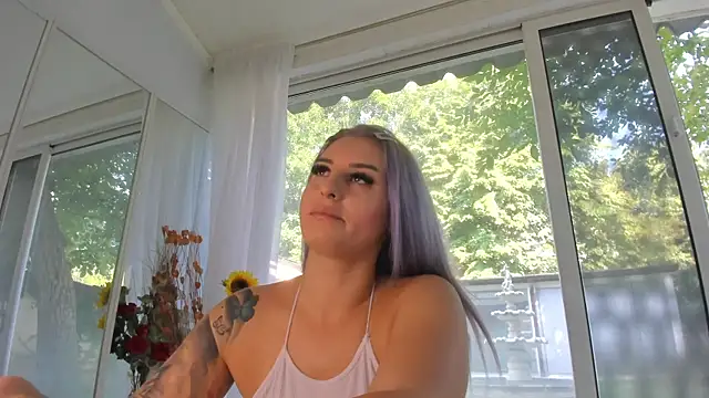 Ella Vee online show from 07.19.26