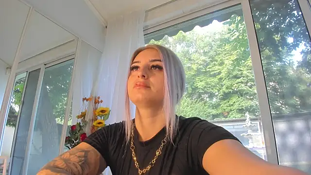 Ella Vee online show from 07.26.26