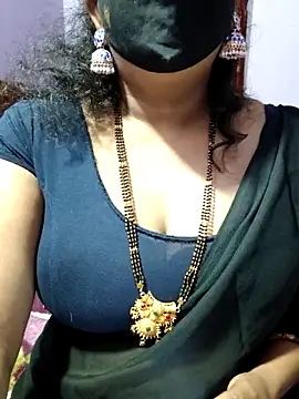 luci-queen online show from 10.05.25