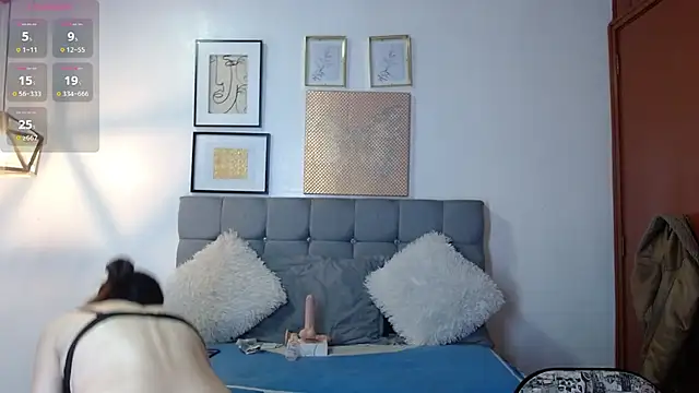 Snapshot of _naomi_s chatting on 10.30.25 naomi s online show from 10.30.25