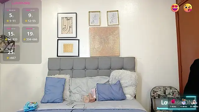 Snapshot of _naomi_s chatting on 02.25.26 naomi s online show from 02.25.26