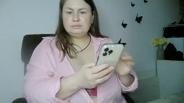 Snapshot of MartaXLove chatting on 04.20.26 MartaXLove online show from 04.20.26
