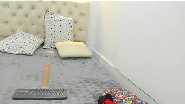 Snapshot of charlotte_dante212 chatting on 01.16.26 charlotte dante212 online show from 01.16.26