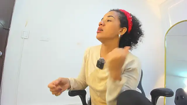 Snapshot of charlotte_dante212 chatting on 02.05.26 charlotte dante212 online show from 02.05.26