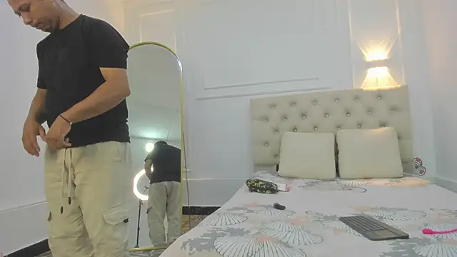 Snapshot of charlotte_dante212 chatting on 02.17.26 charlotte dante212 online show from 02.17.26