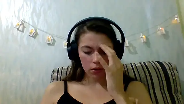 CutieAnny online show from 09.09.25