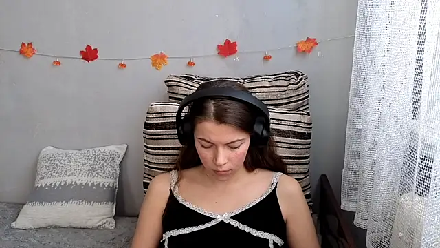 CutieAnny online show from 10.25.25