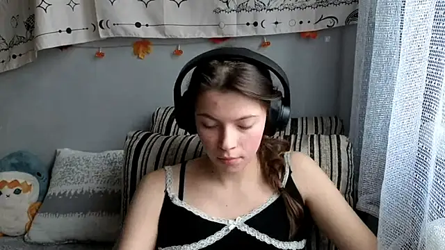 CutieAnny online show from 11.20.25