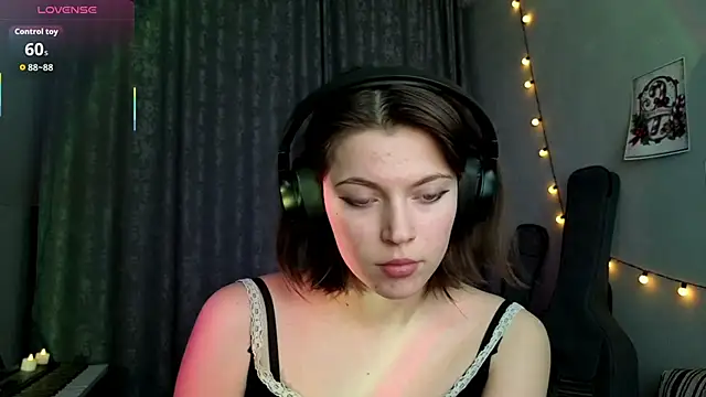 CutieAnny online show from 02.04.26