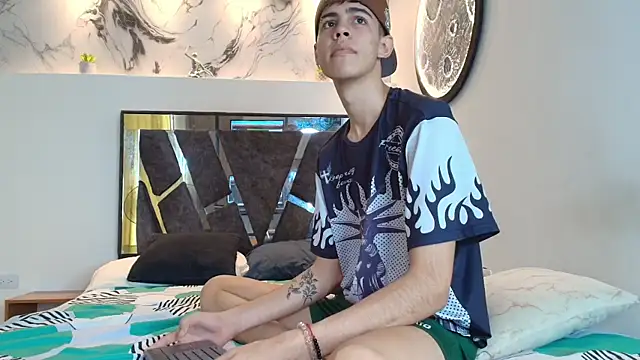 Snapshot of YOUNGS_GUYS chatting on 09.13.25 YOUNGS GUYS online show from 09.13.25